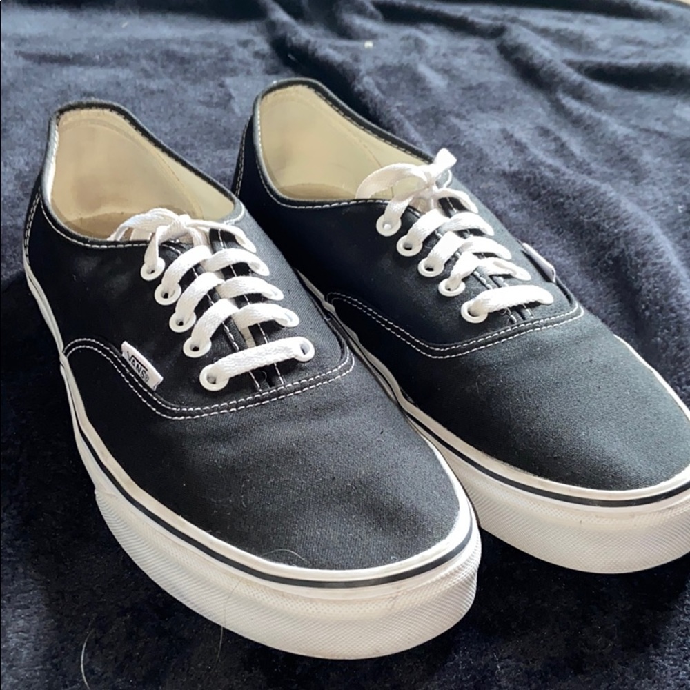 AUTHENTIC-Mens low cut Vans!!!!!!